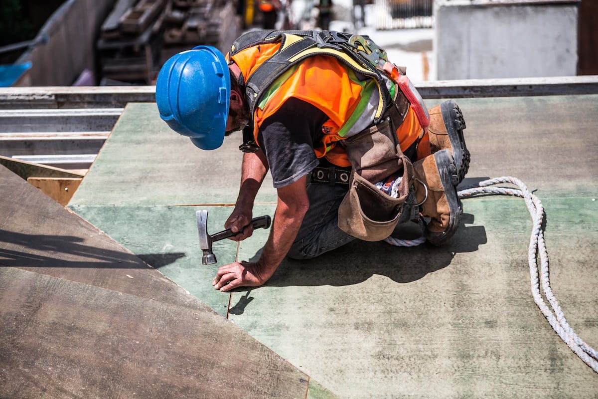 Roofer Jobs Listing in Canada & USA Red Seal Recruiting