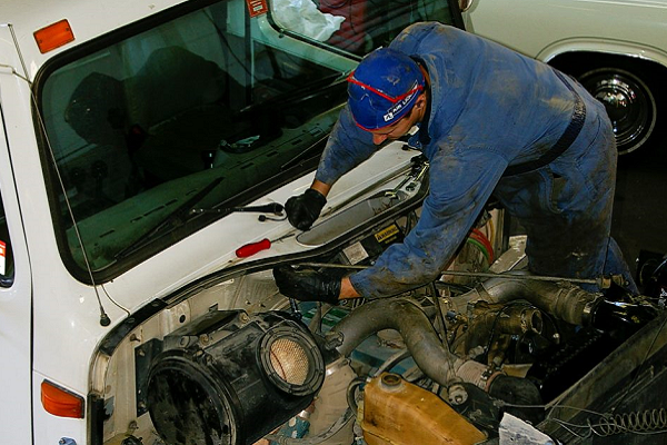 Heavy Duty Mechanic $38-$46/hr THE PARKWAY CREW Repair and Towing - North Van/Seymour (1028165)
